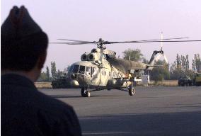 Military chopper lands at Osh airport amid hostage-release talks